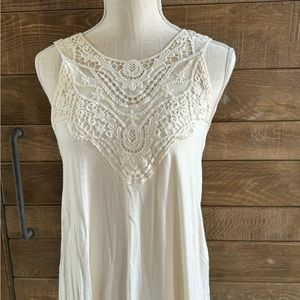 NWT Maurices  Ivory Crochet & Lace Tank Top. Size M